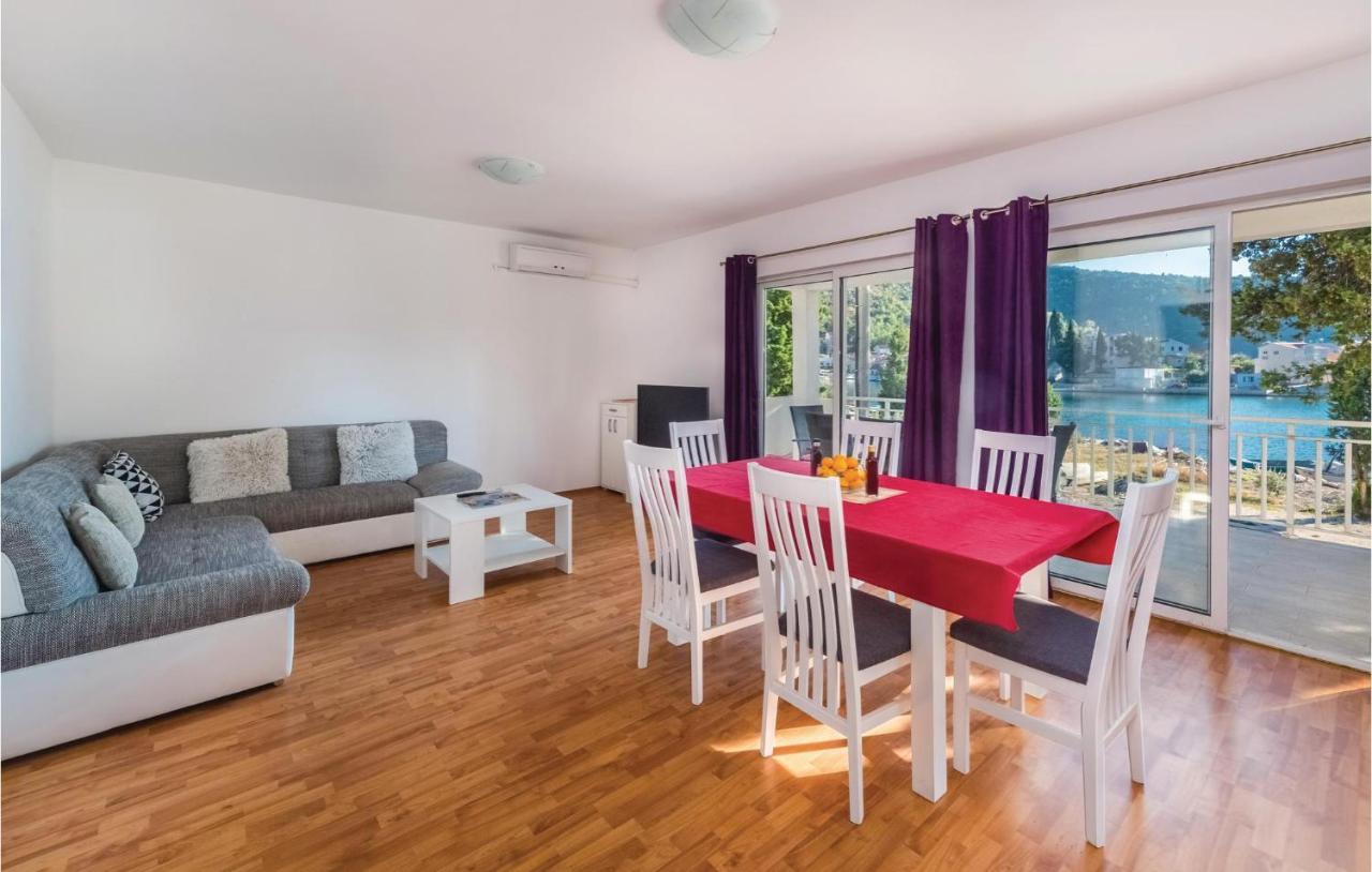 Cozy Apartment In Blace With Wifi エクステリア 写真
